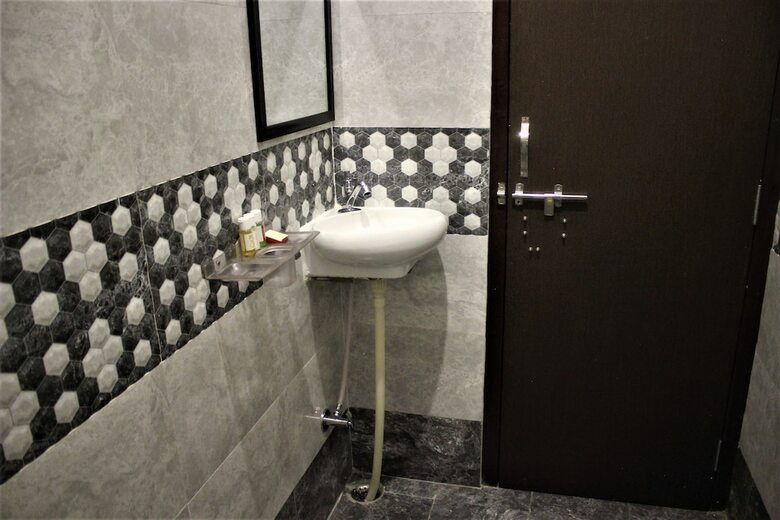 Hotel Rising Shemesh