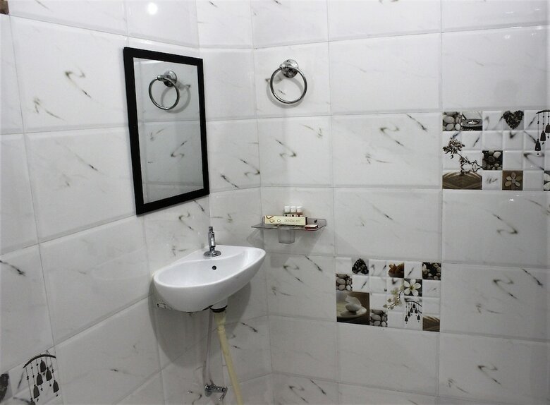 Hotel Rising Shemesh