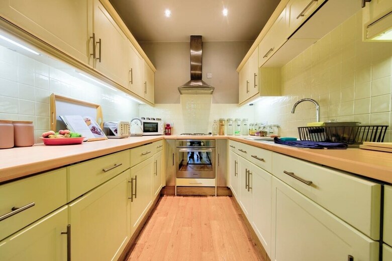 Bright And Airy Apartment In Canonmills