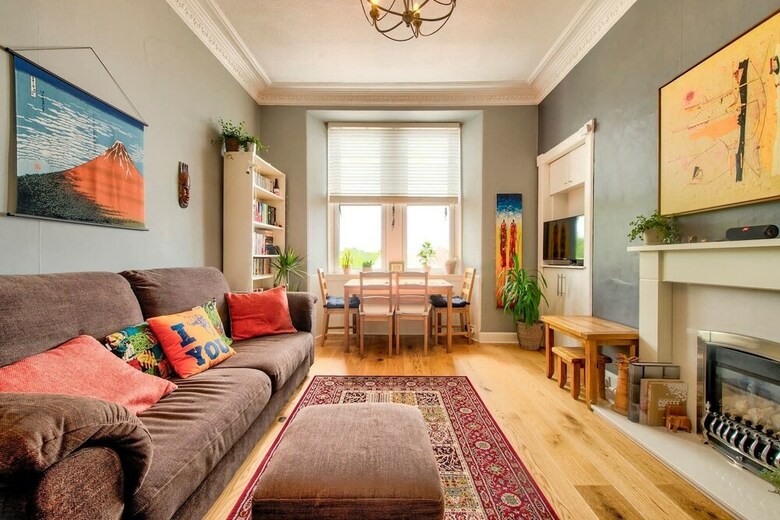 Bright And Airy Apartment In Canonmills
