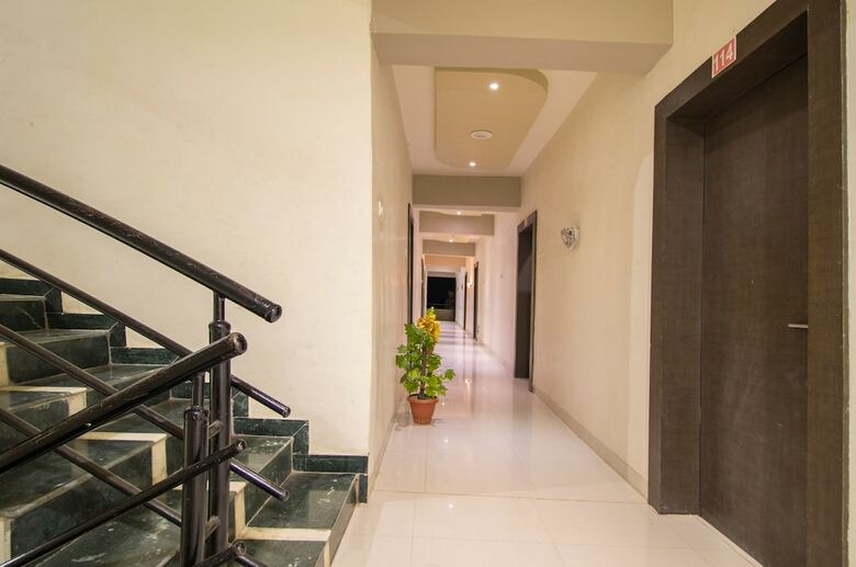 Hotel Yogiraj Palace