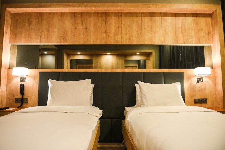 Hotel Ramada By Wyndham Vakfikebir