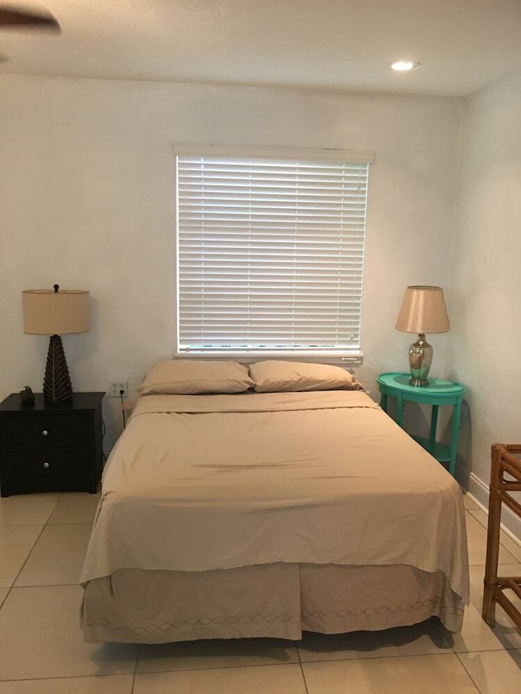 Tropical Charmer Coral Gables Apartment