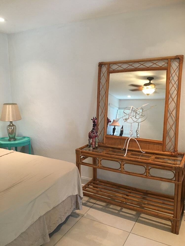 Tropical Charmer Coral Gables Apartment
