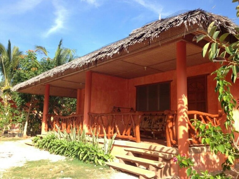 Hotel Islandia Beach Resort
