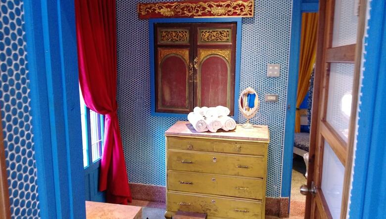 Hotel Chikan West Homestay