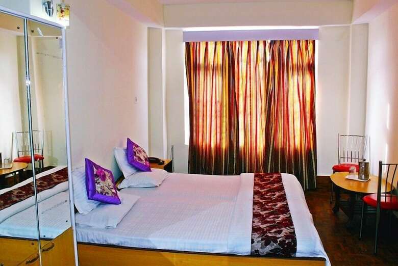 Hotel Teen Taley