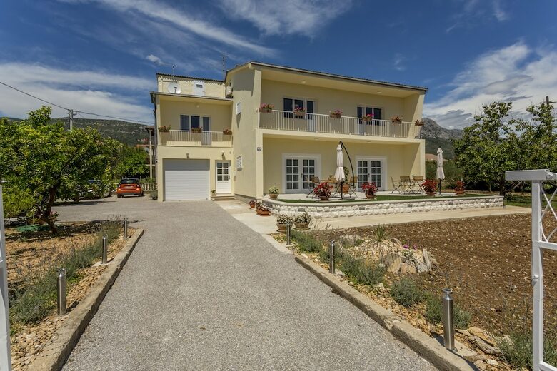 Mise Luxury Apartments