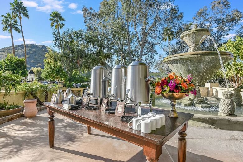 Hotel Pointe Hilton Tapatio Cliffs Resort