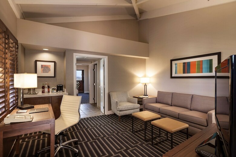 Hotel Pointe Hilton Tapatio Cliffs Resort