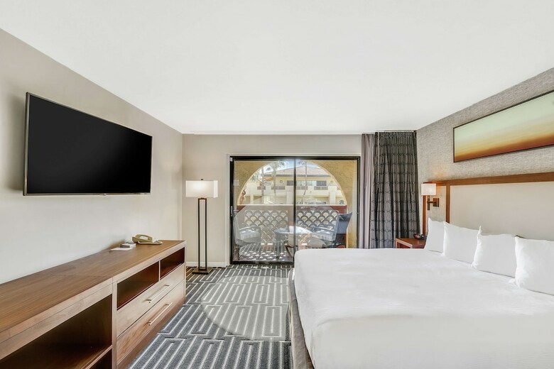Hotel Pointe Hilton Tapatio Cliffs Resort