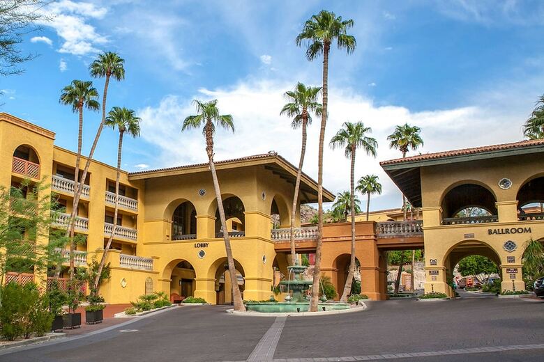 Hotel Pointe Hilton Tapatio Cliffs Resort