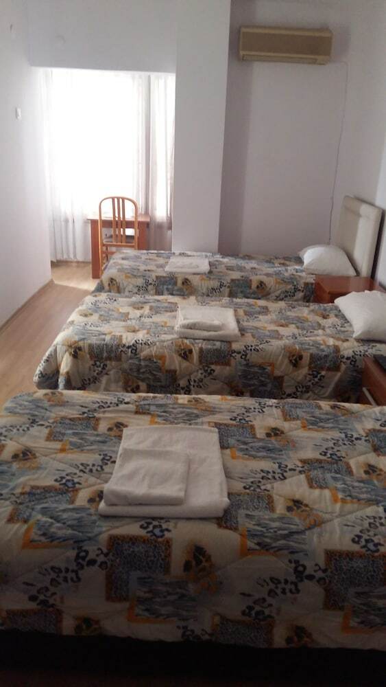 Hotel Bayrakli Otel