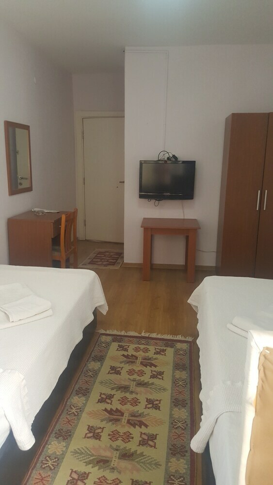 Hotel Bayrakli Otel