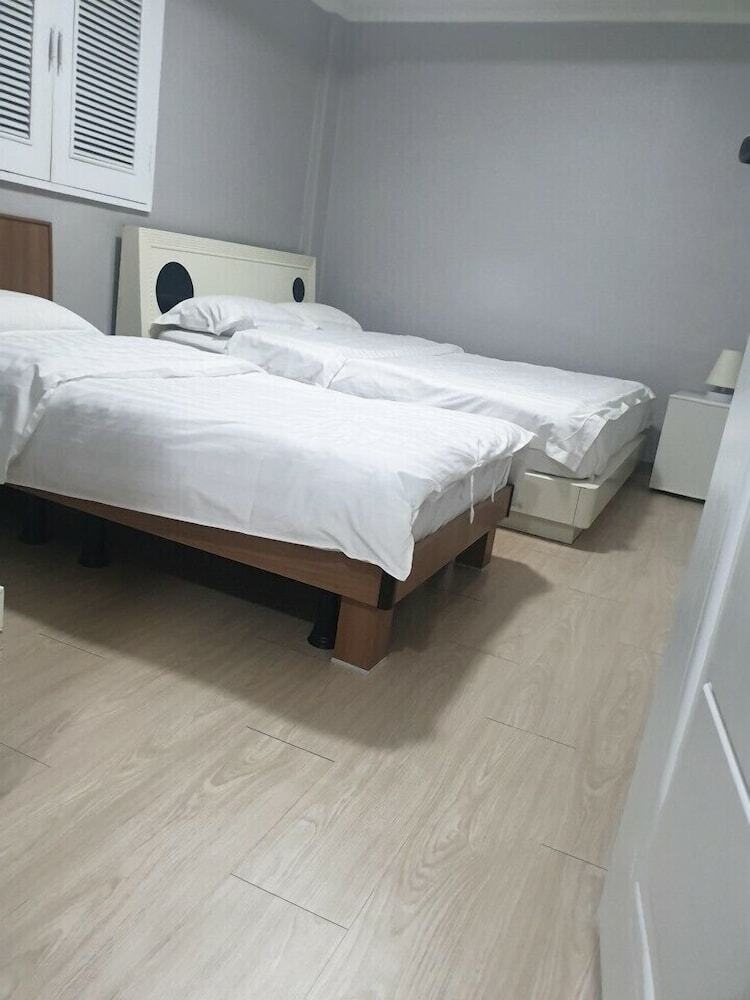 Gyeong's Family Hotel
