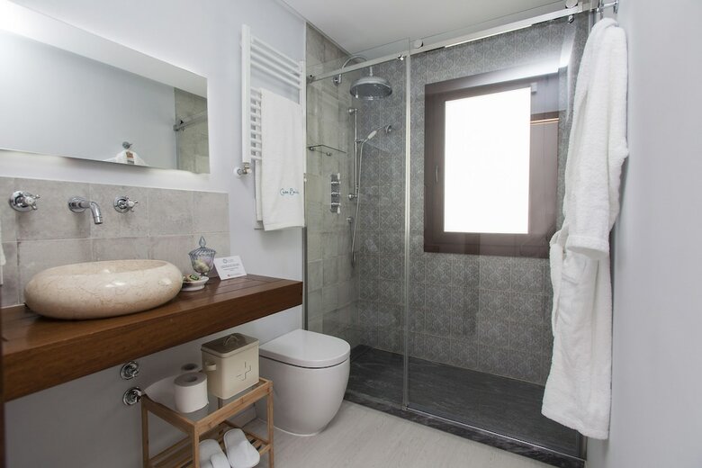 Hotel Total Marbella Suites Noise Isolation