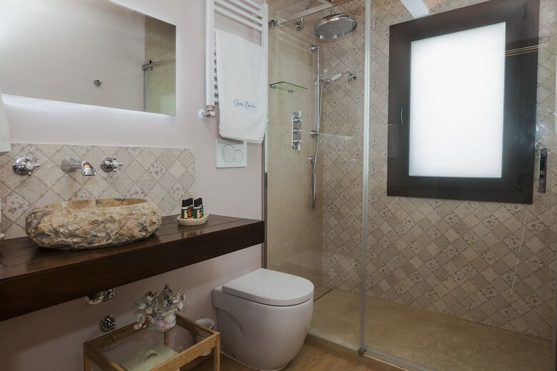 Hotel Total Marbella Suites Noise Isolation