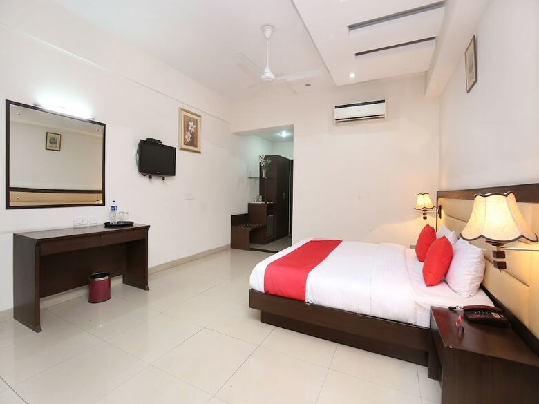 Oyo 13876 AA Hotel And Resorts