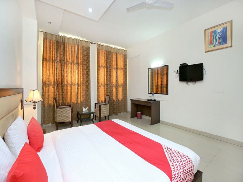 Oyo 13876 AA Hotel And Resorts