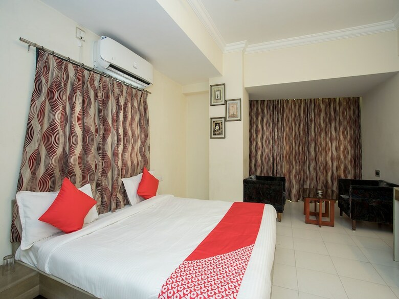 Oyo 14421 Hotel Grand Tower