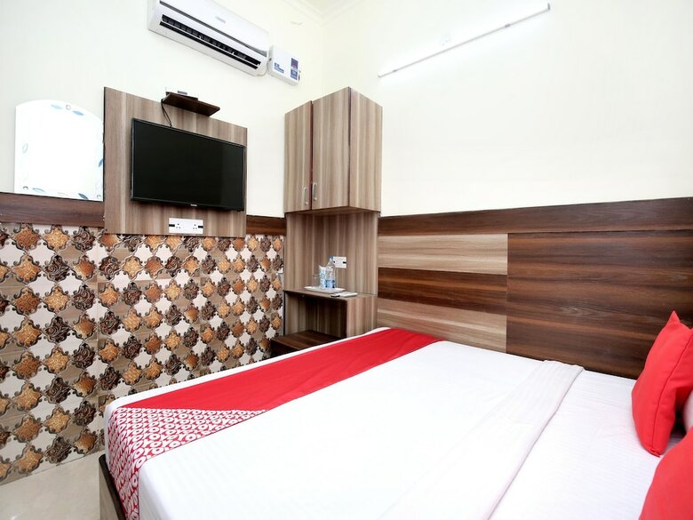 Hotel Oyo 14784 Angad Residency
