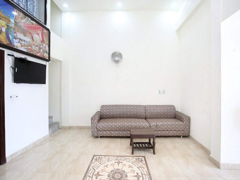 Hotel Oyo 14784 Angad Residency