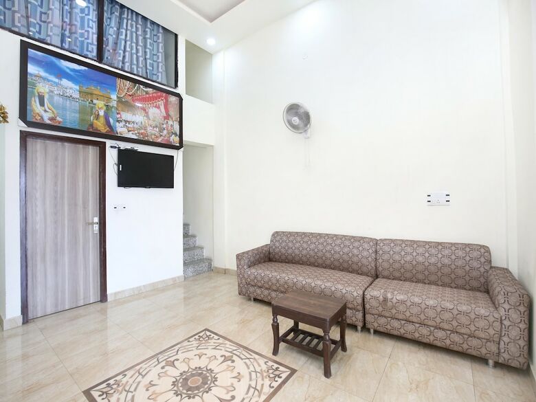 Hotel Oyo 14784 Angad Residency