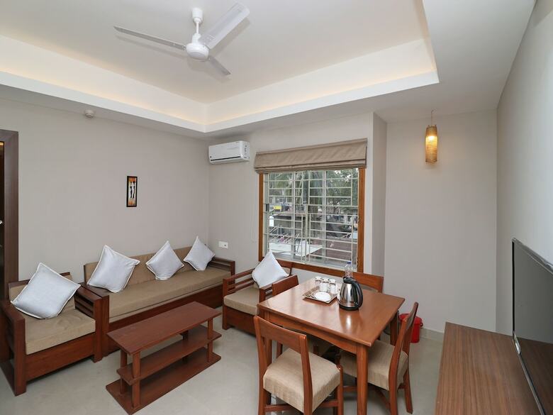 Hotel Oyo 13167 Nirvana Lodge