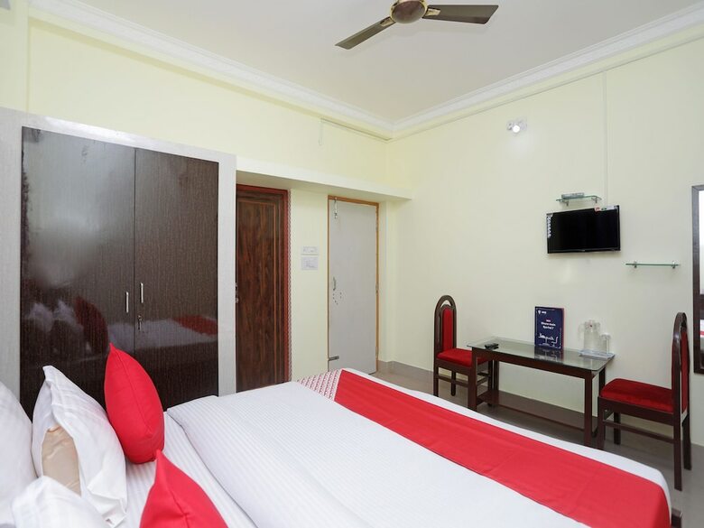 Hotel Oyo 13859 Soveet Residency