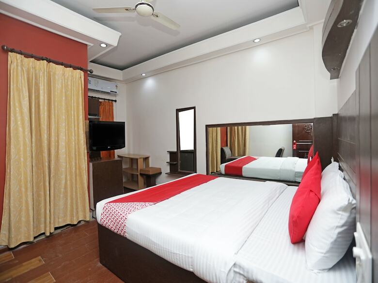 Hotel Oyo 3072 Royal Villa