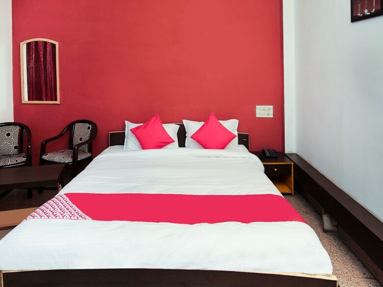 Oyo 12363 Hotel Ratan International