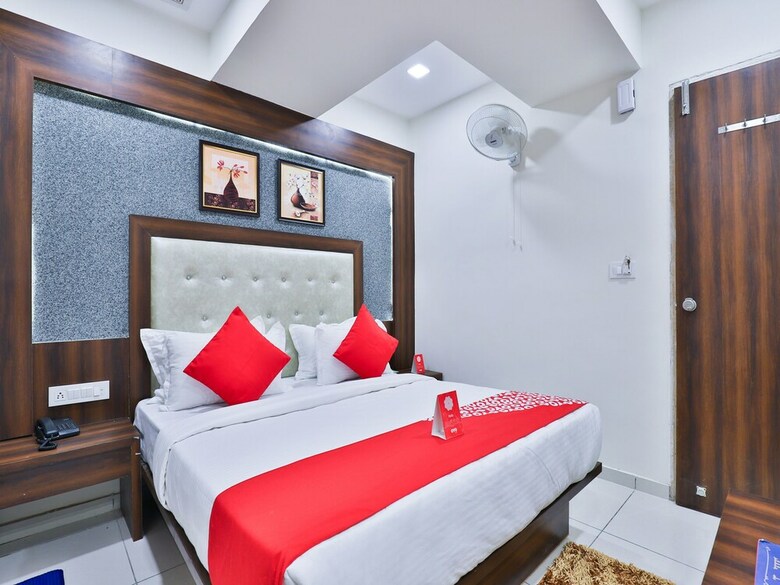 Hotel Oyo 14211 Laxmi Palace