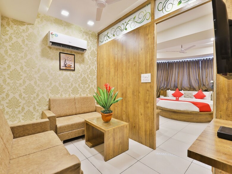 Hotel Oyo 14211 Laxmi Palace