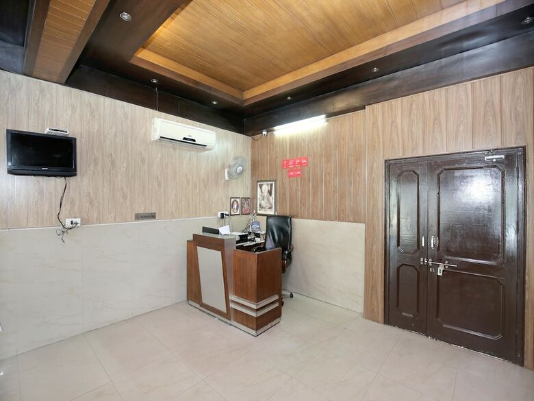 Oyo 15523 Hotel Jd Inn