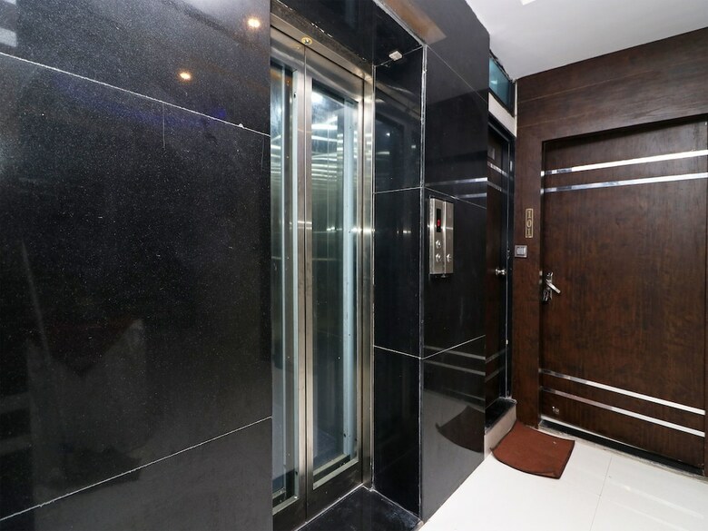 Oyo 15671 Hotel Jalsa Dlx