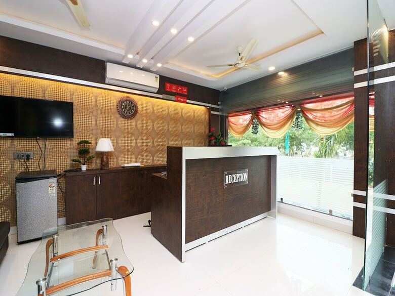 Oyo 15671 Hotel Jalsa Dlx