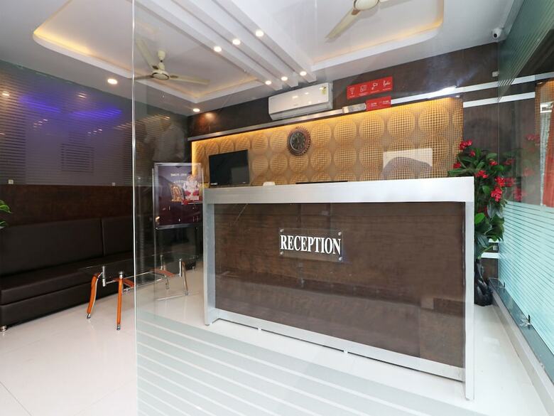 Oyo 15671 Hotel Jalsa Dlx