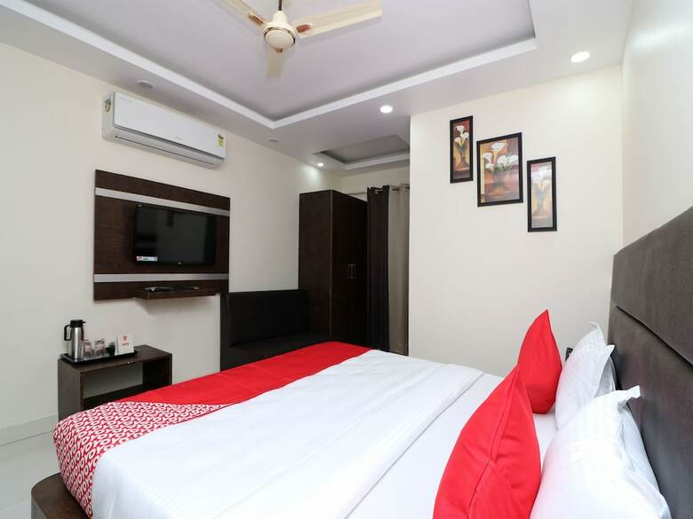 Oyo 15671 Hotel Jalsa Dlx