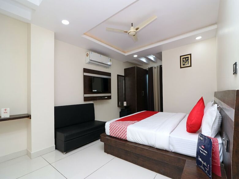 Oyo 15671 Hotel Jalsa Dlx