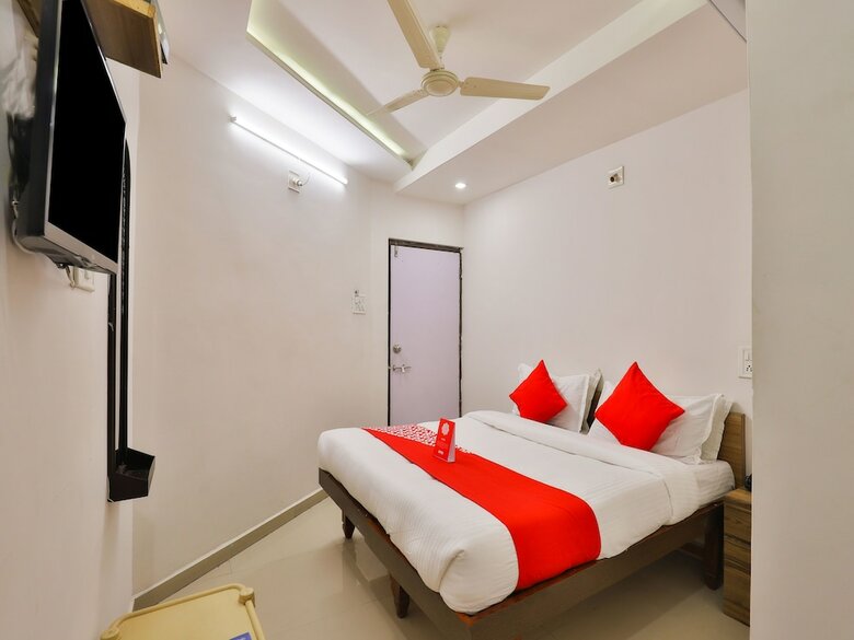 Hotel Oyo 15509 Shreenath