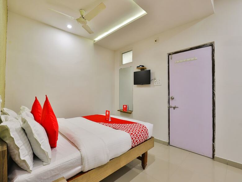 Hotel Oyo 15509 Shreenath