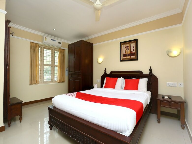 Hotel Oyo 2240 Krishna Regency