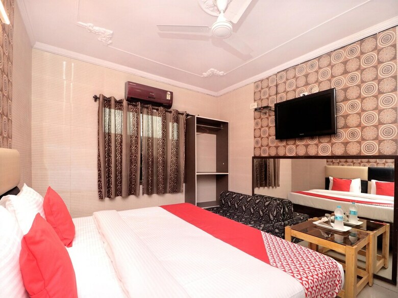 Oyo 15546 Hotel Kk