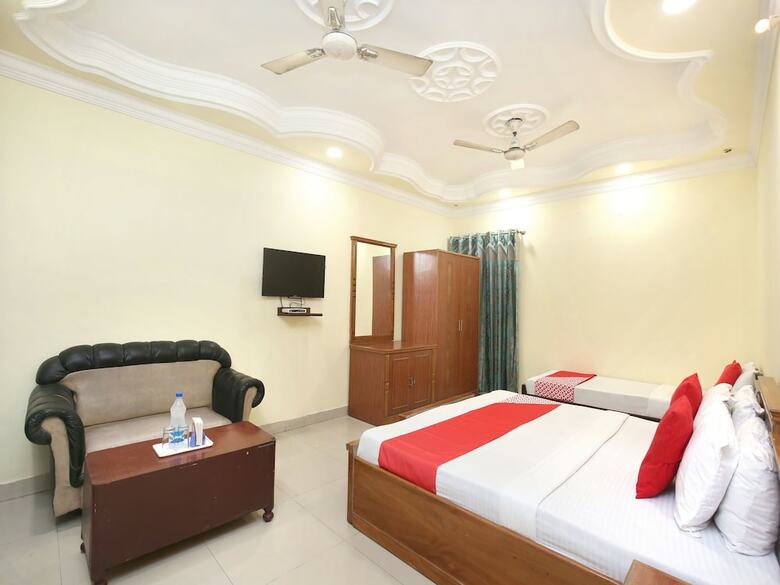 Apartamentos Oyo 15667 Hotel Anand