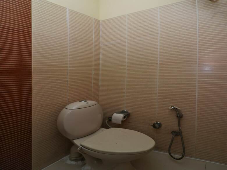 Oyo 3735 Hotel Chilana Tower