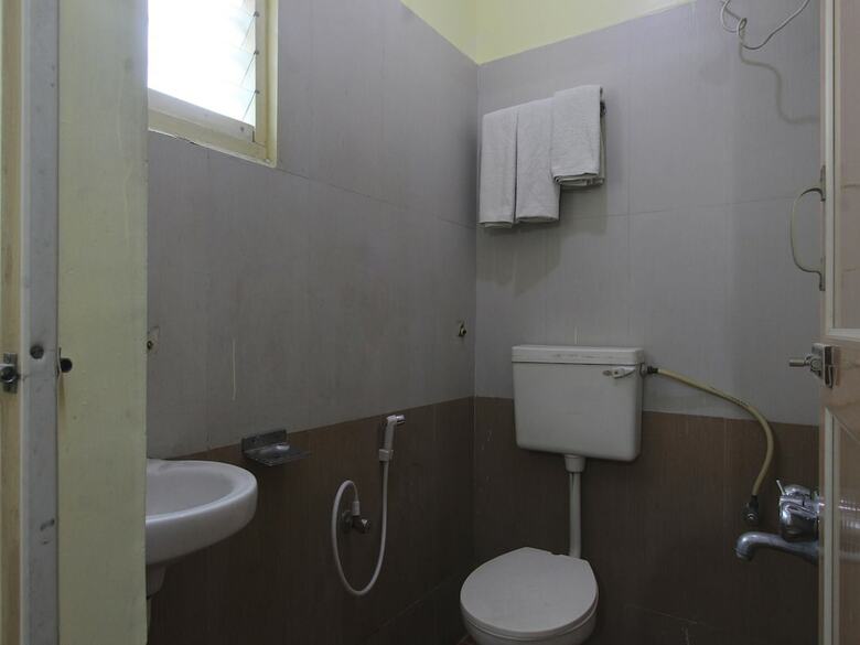 Hotel Oyo 15926 New Golden Residency