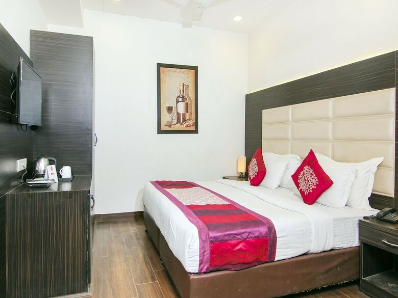 Hotel Oyo 3232 Royal Inn