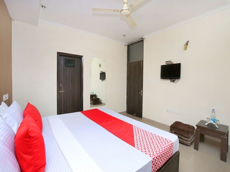 Oyo 14099 Hotel The Kuber