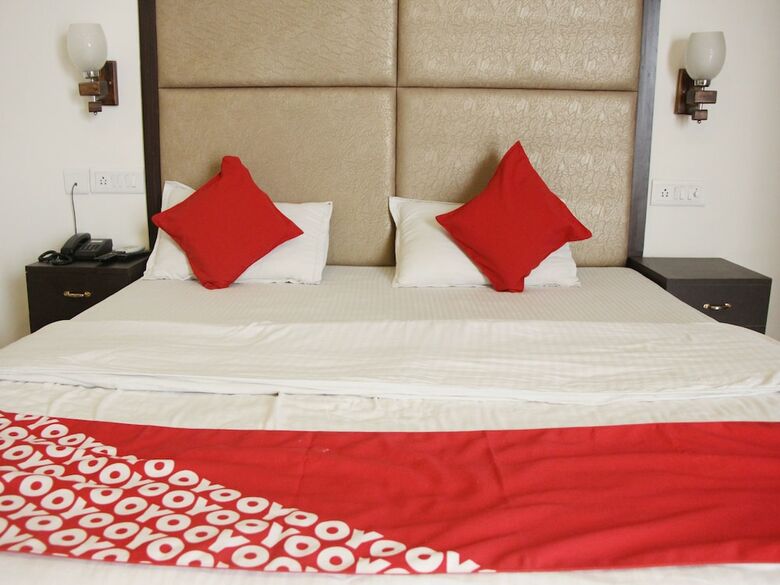 Oyo 14353 Hotel Roxas