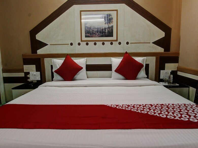 Hotel Oyo 13595 Vt Residency